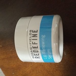 Rodan & fields lip serum